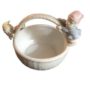 Fitz & Floyd Porcelain Elf Woven Basket Christmas Trinket Box FF Japan 1983